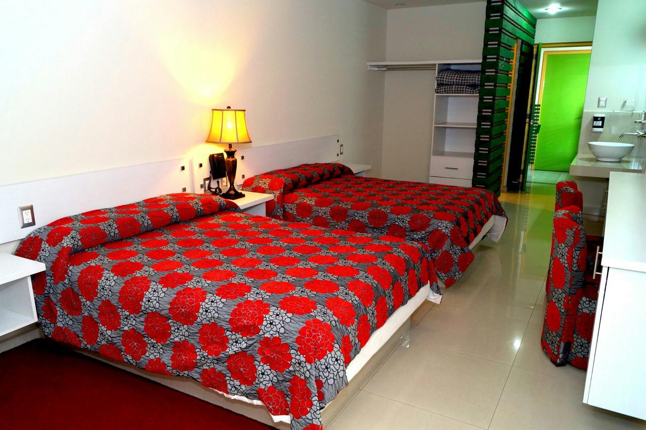 Palacio Rojo Hotel Familiar モレリア エクステリア 写真
