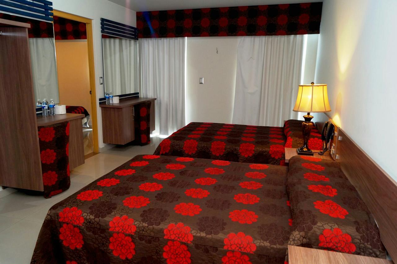 Palacio Rojo Hotel Familiar モレリア エクステリア 写真