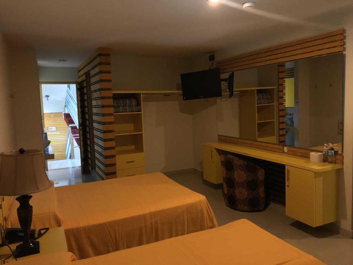 Palacio Rojo Hotel Familiar モレリア エクステリア 写真