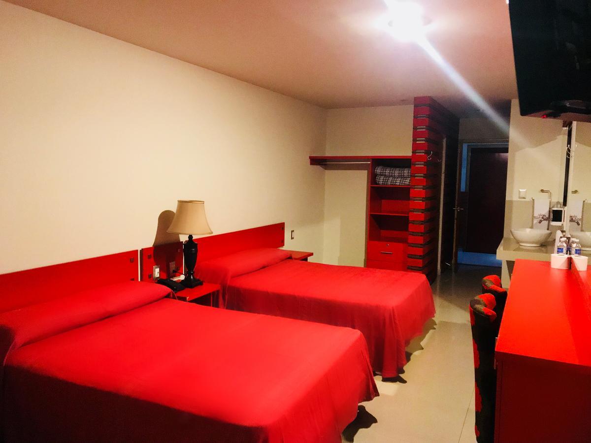 Palacio Rojo Hotel Familiar モレリア エクステリア 写真