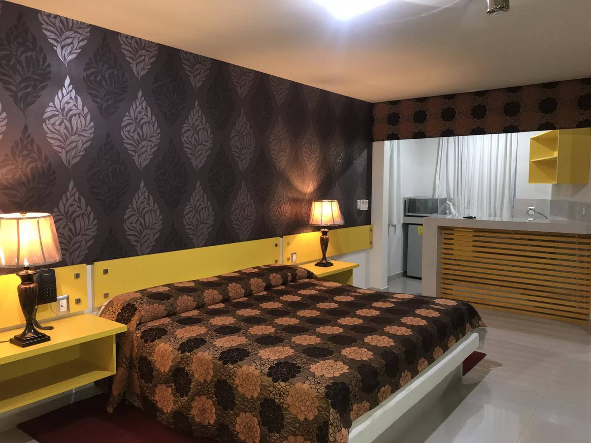 Palacio Rojo Hotel Familiar モレリア エクステリア 写真