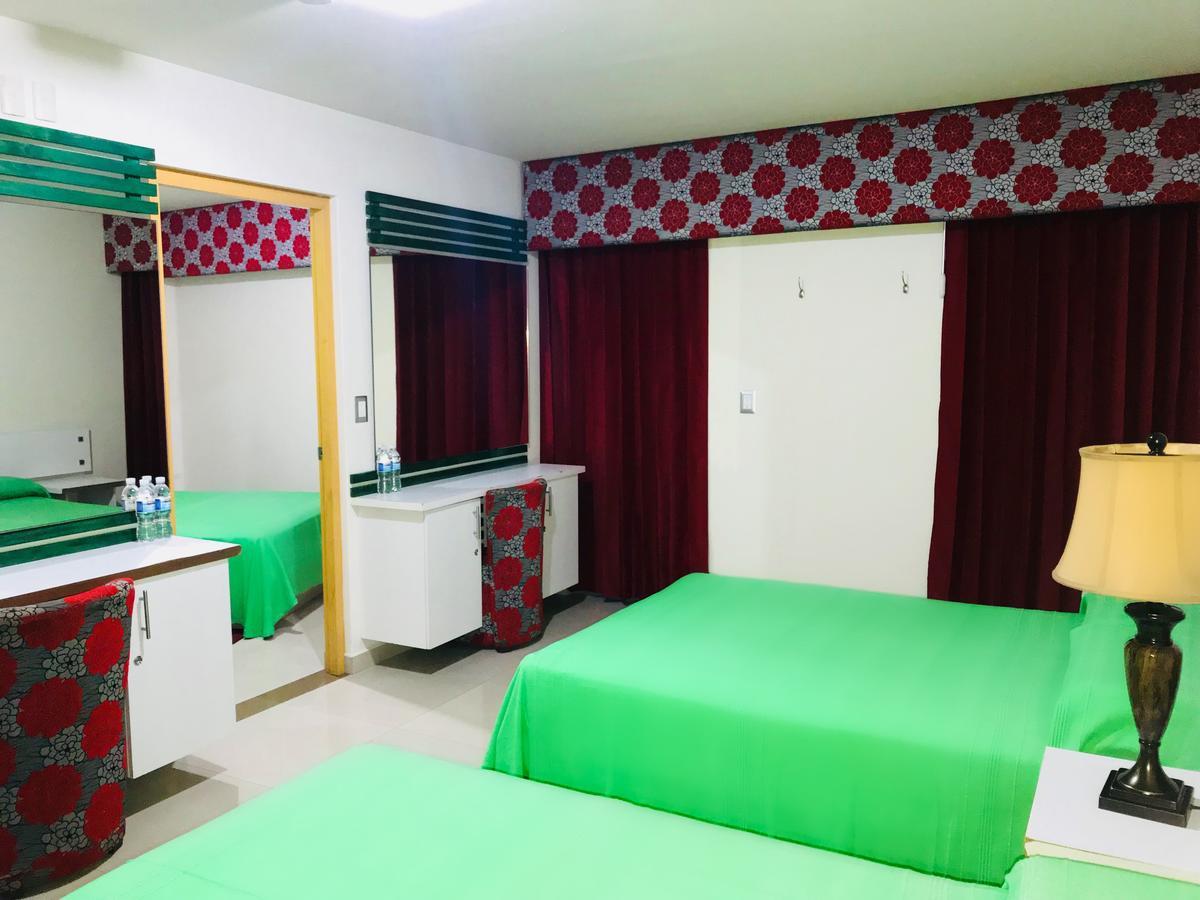 Palacio Rojo Hotel Familiar モレリア エクステリア 写真