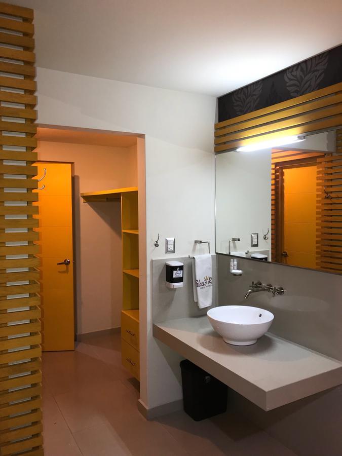 Palacio Rojo Hotel Familiar モレリア エクステリア 写真
