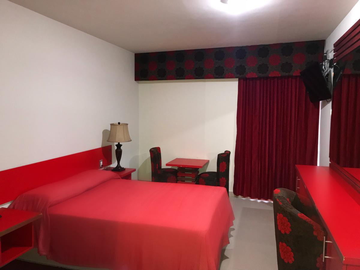 Palacio Rojo Hotel Familiar モレリア エクステリア 写真