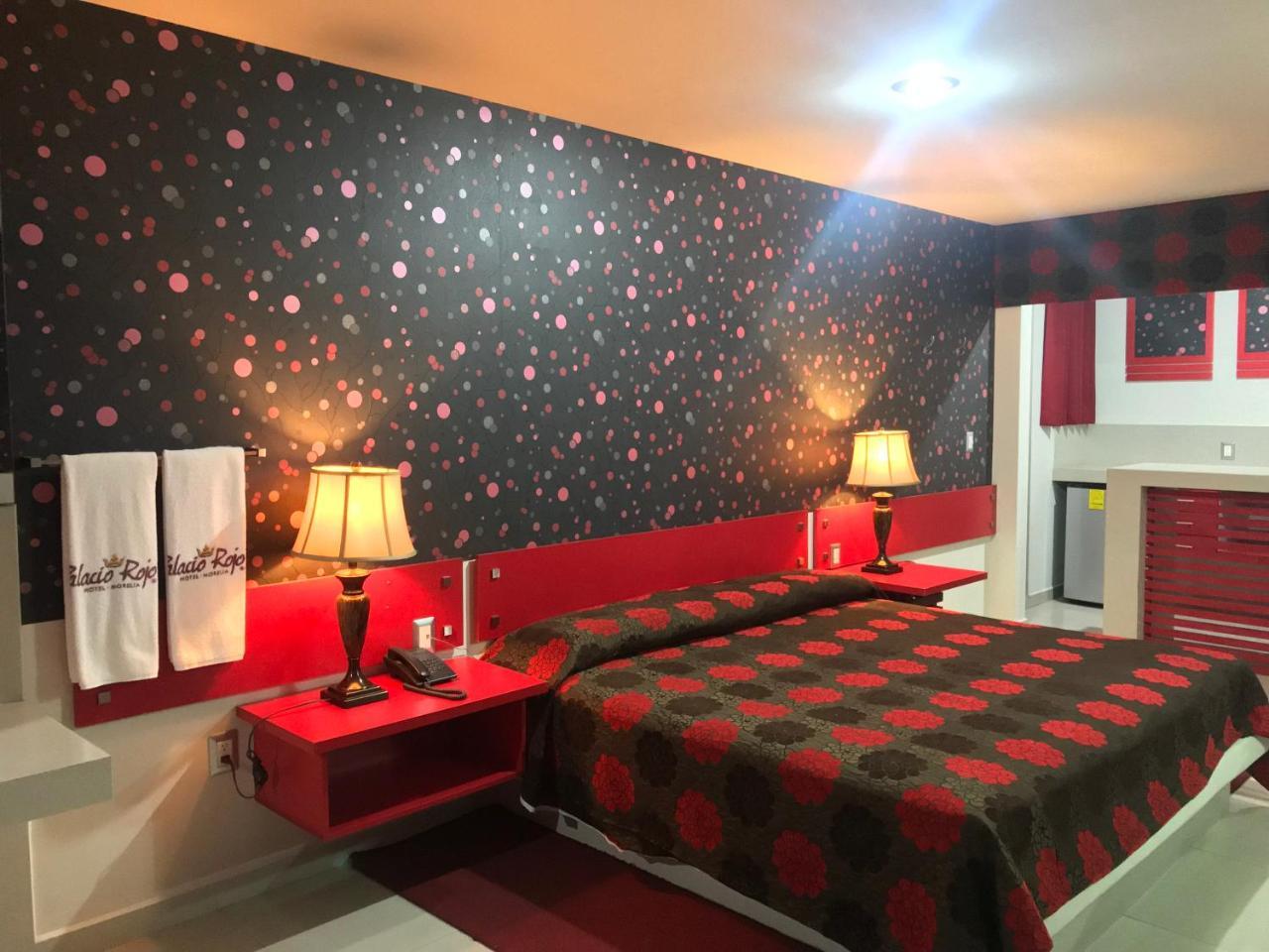 Palacio Rojo Hotel Familiar モレリア エクステリア 写真