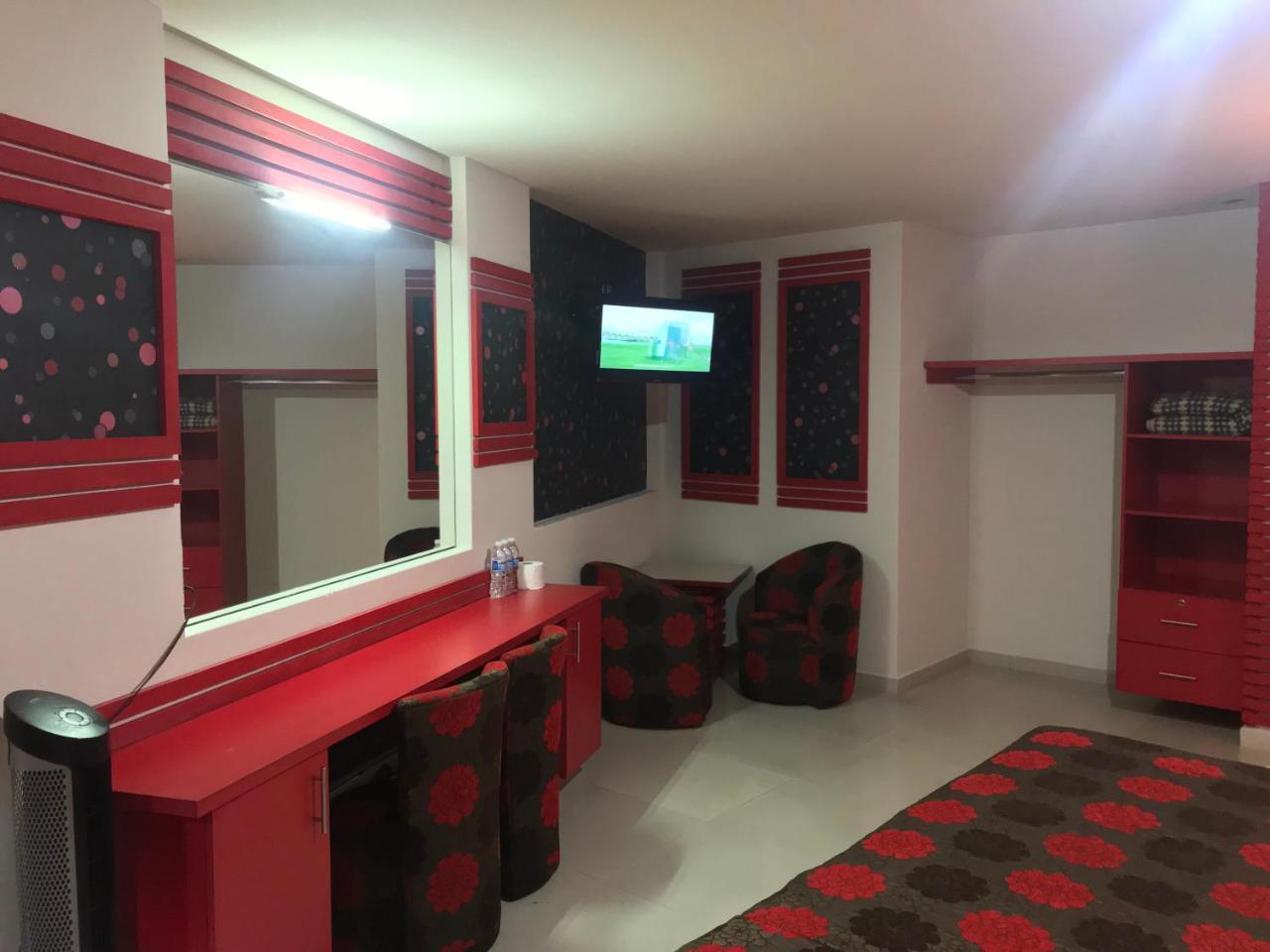 Palacio Rojo Hotel Familiar モレリア エクステリア 写真